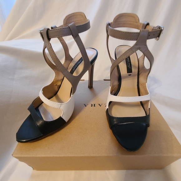 3 tone ankle strap sandals 👡 - Picture 1 of 10